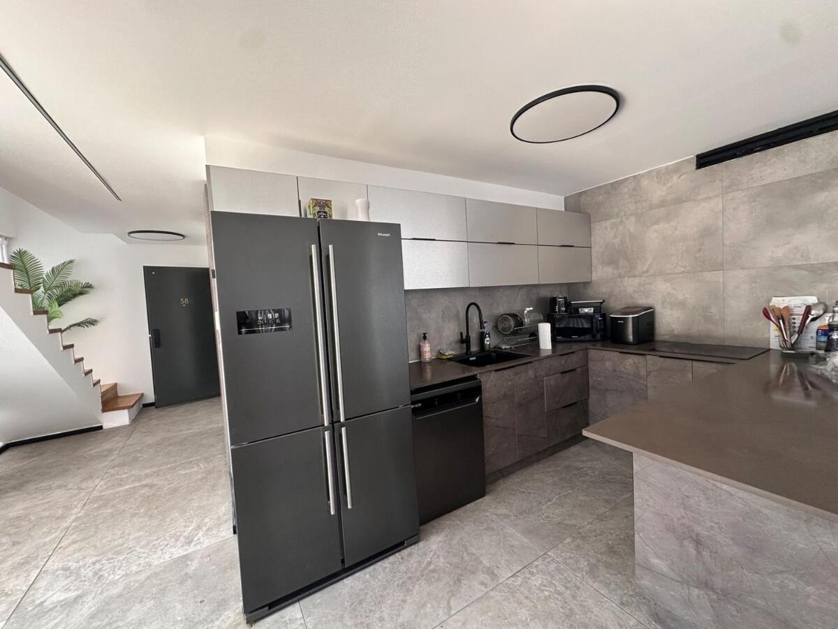 U Luxury Penthouse Apartment